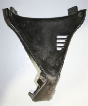 Łącznik owiewek bocznych Aprilia RS