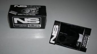 NS adapter do kierownicy czarny