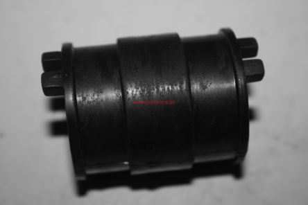Guma - łącznik gumowy gaźnik-cylinder do skuterów 2T 