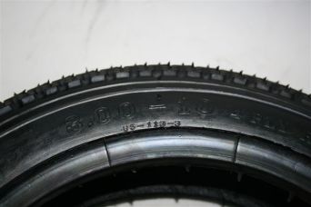 Opona 3.00-10