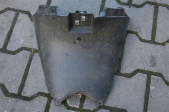 Osłona pod siedzenie Piaggio NRG
