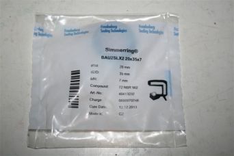 Uszczelniacz na wał 20x35x7