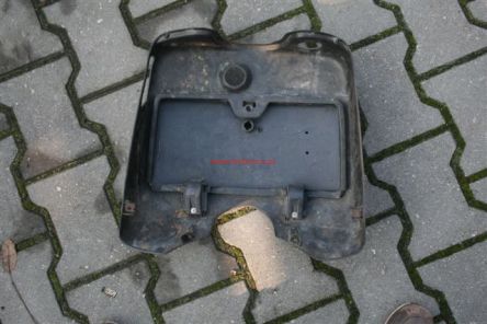 Schowek przed kolana Piaggio Zip