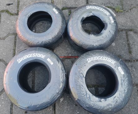 Komplet nowych opon kartingowych marki Bridgestone 10x4.00-5 11x6.00-5