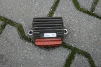 Regulator napięcia piaggio hexagon 150 2t