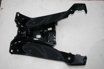 PODŁOGA CZARNA DO YAMAHA AEROX