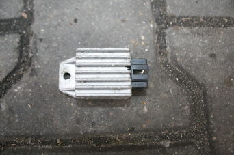 Regulator napięcia Peugeot Speedfight