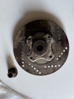 Tarcz hamulcowea tył suzuki katana. używana. 