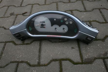 Owiewka licznka piaggio hexagon 150 2t